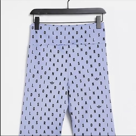 NIP Adidas All Over Logo Biker Shorts in Chalk - Picture 4 of 4